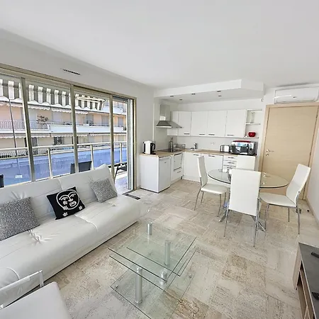 Bright 2-bedroom With Terrace & Parking *