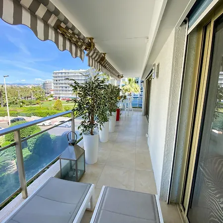 Bright 2-bedroom With Terrace & Parking Apartmán Cannes