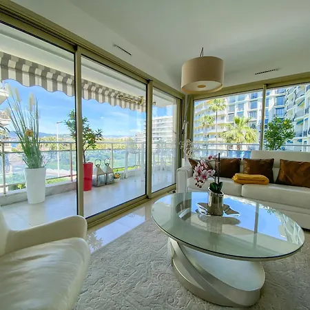Bright 2-bedroom With Terrace & Parking *